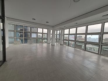 аренда компьютерный клуб: Аренда офисов, 216 м², В бизнес центре, 1 линия — 3