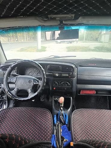 вента 1998: Volkswagen Vento: 1993 г., 1.8 л, Механика, Бензин, Седан — 6