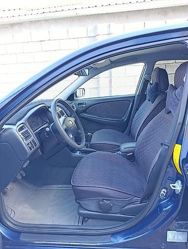 салон от тайоты приуса: Toyota Avensis: 2002 г., 1.8 л, Механика, Бензин, Хэтчбэк — 9