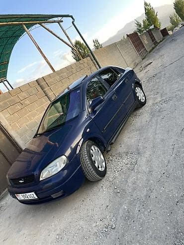 Opel Astra: 2001 г., 1.8 л, Кол менен иштөөчү, Бензин, Седан