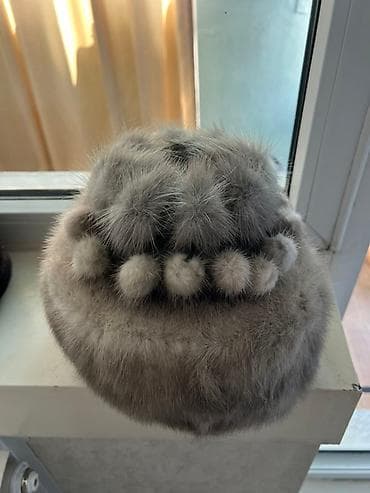 Кофталар, свитерлер: Женская меховая шапка из норки, серо‑таупового оттенка. Особенности — 3