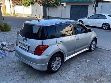 Toyota Ist: 2002 г., 1.3 л, Автомат, Бензин, Хетчбек — 4