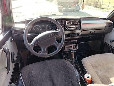 танк скутор: Volkswagen Jetta: 1989 г., Седан — 5
