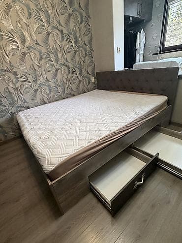 bed sheet: Двуспальная кровать, Б/у, С мягким изголовьем, длина - 210 см — 3