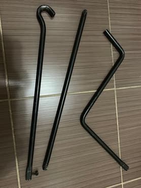 домкрат для машины: Продаю "удочку" для запаски тойота секвойя — 2