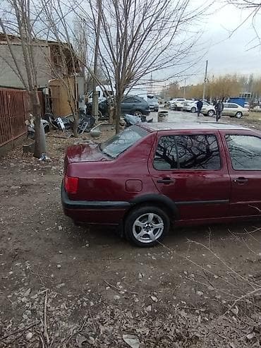 срочно продаю венто: Volkswagen Vento: 1993 г., 1.8 л, Механика, Бензин, Седан — 7