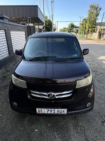 авто на метал: Toyota bB: 2006 г., 1.5 л, Автомат, Бензин, Хэтчбэк — 6