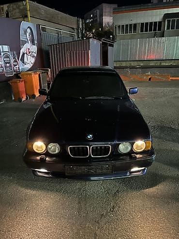 iphone xz: Сдаю Lexus ES, Почасово, С водителем — 1