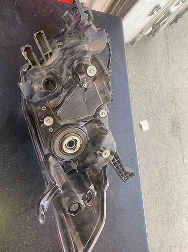 shadow line: Передняя левая фара Toyota — 2