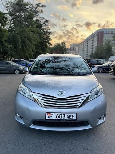 highlander 2012: Toyota Sienna: 2013 г., 3.5 л, Автомат, Бензин, Минивэн — 1