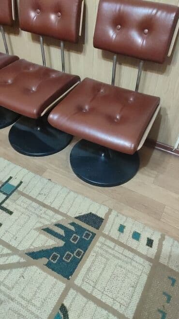 бокс сдаю: 30 м², С мебелью — 9