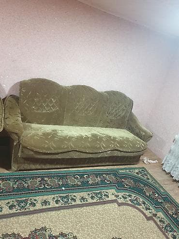 купить кухонный стол в бишкеке: Прямой диван, Б/у — 3