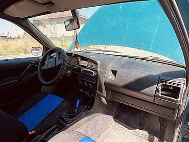 Volkswagen : 1993 г., 1.8 л, Механика, Бензин, Универсал — 10