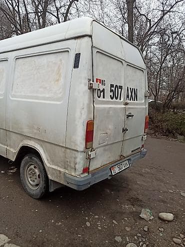 ом 613: Mercedes-Benz T1: 1991 г., 2.3 л, Механика, Дизель, Фургон — 6