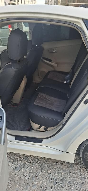 e2 byd: Toyota Prius: 2012 г., 1.8 л, Автомат, Гибрид, Хэтчбэк — 4