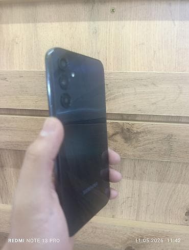 a 30 s: Samsung Galaxy A24 4G, Б/у, 128 ГБ, цвет - Черный, 2 SIM — 4