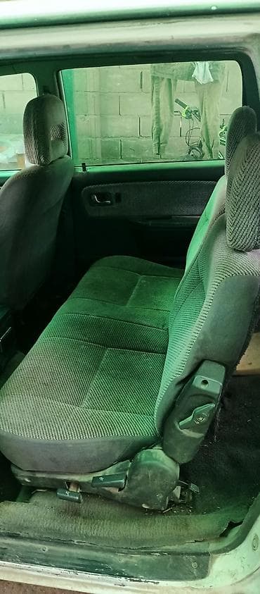 бизнес машина: Mitsubishi Space Wagon: 1993 г., 2 л, Ручные, Бензин, Универсал — 10