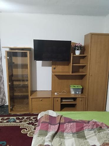 Столдор: Зал үчүн гарнитур, Колдонулган, ТВ үчүн тумба, ДСП, түсү - Күрөң — 1