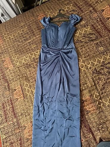 Вечернее платье,носила 1 раз,как новое,размер L-Xlцена 5000