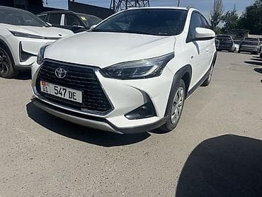 byd e3: Toyota Yaris: 2022 г., Автомат, Бензин, Кроссовер — 3