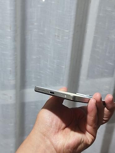 realme 9: Xiaomi, 12 Pro, 256 ГБ, 2 SIM — 4