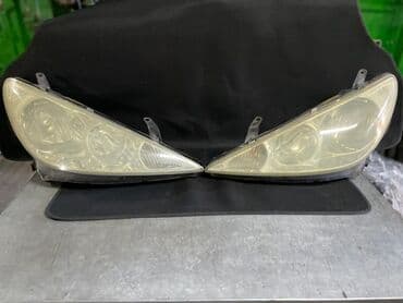 Комплект передних фар Toyota Б/у, Оригинал, Япония at lalafo.kg Комплект передних фар Toyota Б/у, Оригинал, Япония