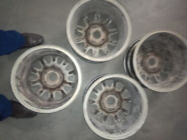 продаю титан диск на ниву: Литые Диски R 15 Audi, Комплект, отверстий - 5, Б/у — 5