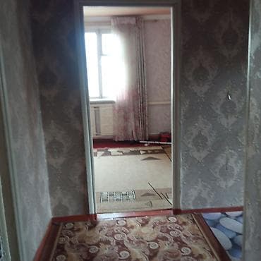 частный дом: Продаётся жилой дом с большим двором и хозяйственным двором. Основные — 6