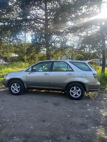 Lexus RX: 2002 г., 3 л, Автомат, Газ, Кроссовер at lalafo.kg Lexus RX: 2002 г., 3 л, Автомат, Газ, Кроссовер
