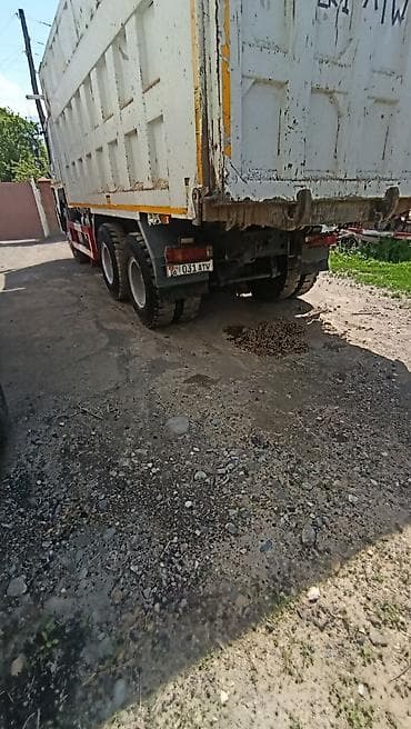 вадител на фура: Грузовик, Howo, Стандарт, Б/у — 2