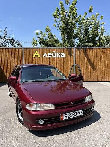 Mitsubishi Lancer: 1995 г., 1.6 л, Механика, Бензин, Седан