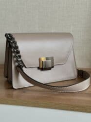 сумка клатч б у: Сумка кожаная. Пудровый оттенок. Внутри два отделения и два кармашика — 1