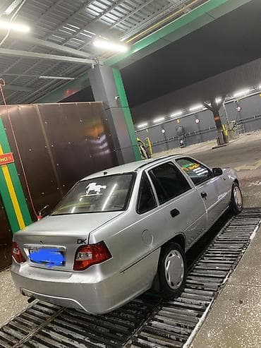 Daewoo Nexia: 2010 г., 1.5 л, Механика, Бензин, Седан