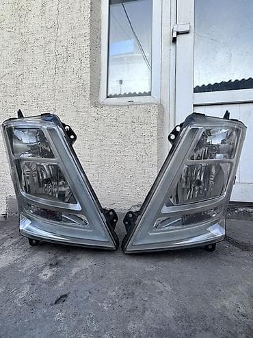 Комплект передних фар Volvo