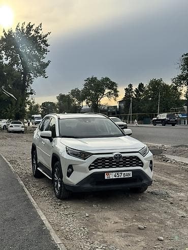 Toyota RAV4: 2021 г., 2.5 л, Автомат, Гибрид, Кроссовер