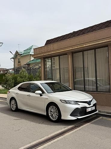 Toyota Camry: 2019 г., 2.5 л, Автомат, Гибрид, Седан — 2