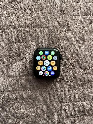 Apple Watch: Смарт‑часы Apple Watch (чёрный корпус, алюминий). 7 серии — 3