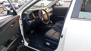 camry 1998: Ssangyong Tivoli: 2022 г., 1.5 л, Автомат, Бензин, Кроссовер — 3
