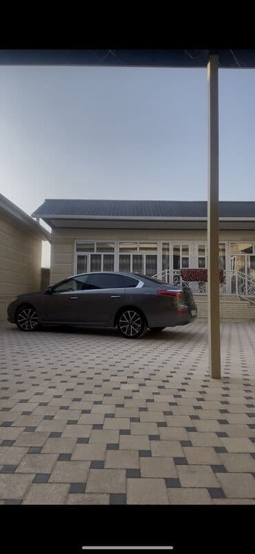 срочно продаю в связи с переездом: Renault : 2019 г., 0.2 - engine capacity л, Газ, Седан — 9