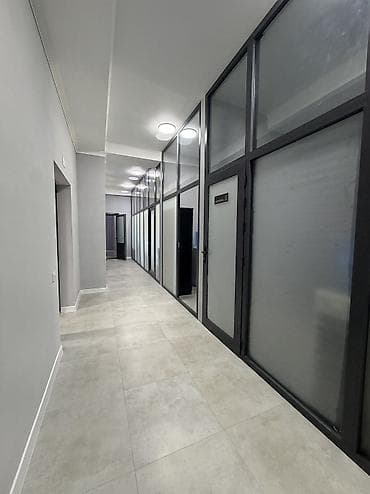 кабинет сдается: Аренда офисов, 130 м², В бизнес центре, 1 линия, С видом на горы, С отдельным входом — 7