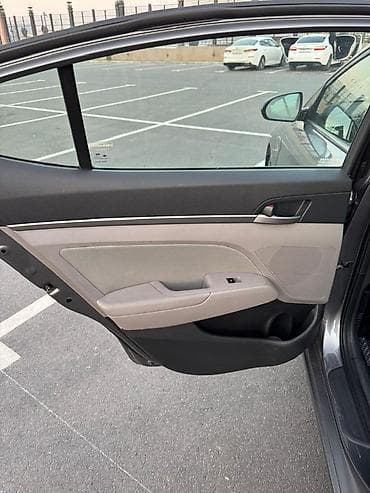 spark 2017: Hyundai Elantra: 2017 г., 2 л, Бензин, Седан — 7