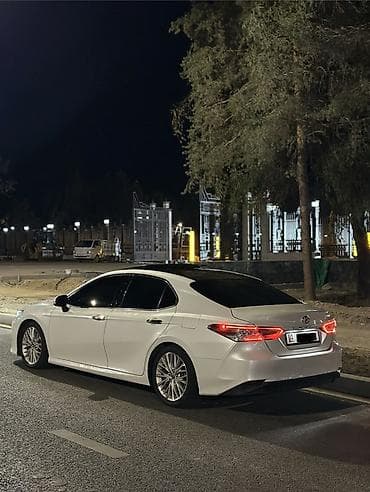 70: Toyota Camry: 2018 г., 2.5 л, Автомат, Бензин, Седан — 2