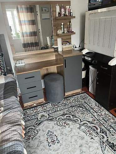 дамский стол: Туалетный столик, Б/у, С зеркалом, цвет - Серый, ЛДСП — 6