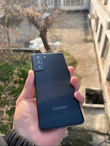 телефон сам: Samsung Galaxy S21 5G, Б/у, 256 ГБ, цвет - Черный, В рассрочку, 2 SIM — 1
