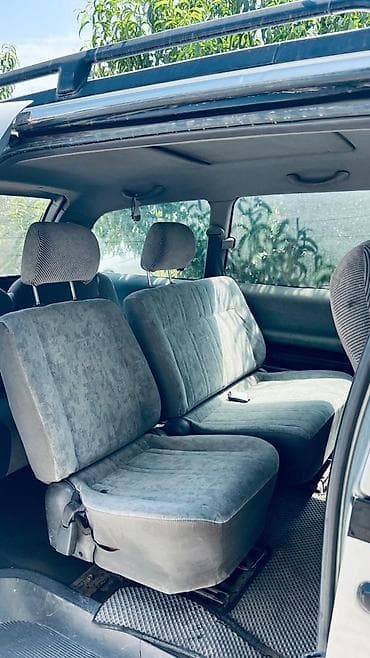 260: Toyota Previa: 1992 г., 2.5 л, Механика, Газ, Минивэн — 10
