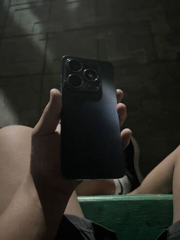 смартфоны фронтальная вспышка: Tecno Spark 20, Колдонулган, 256 ГБ, түсү - Кара, 2 SIM — 2