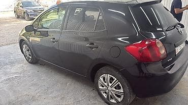 Транспорт: Toyota Auris: 2008 г., 1.4 л, Механика, Бензин, Хэтчбэк — 2