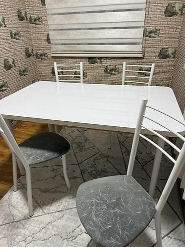 Кухонный стол и стул, цвет - Белый