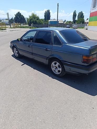 Унаа: Volkswagen Passat: 1989 г., 1.8 л, Кол менен иштөөчү, Бензин, Седан — 6