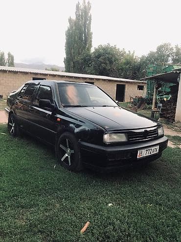 капот кобальт: Volkswagen Vento: 1993 г., 1.8 л, Механика, Бензин, Седан — 7